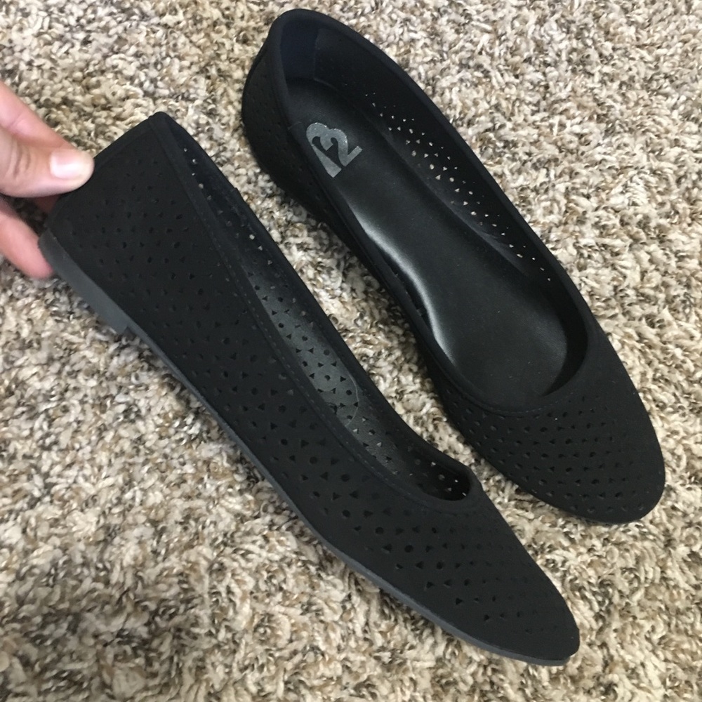 Women’s black flats size 8 1/2